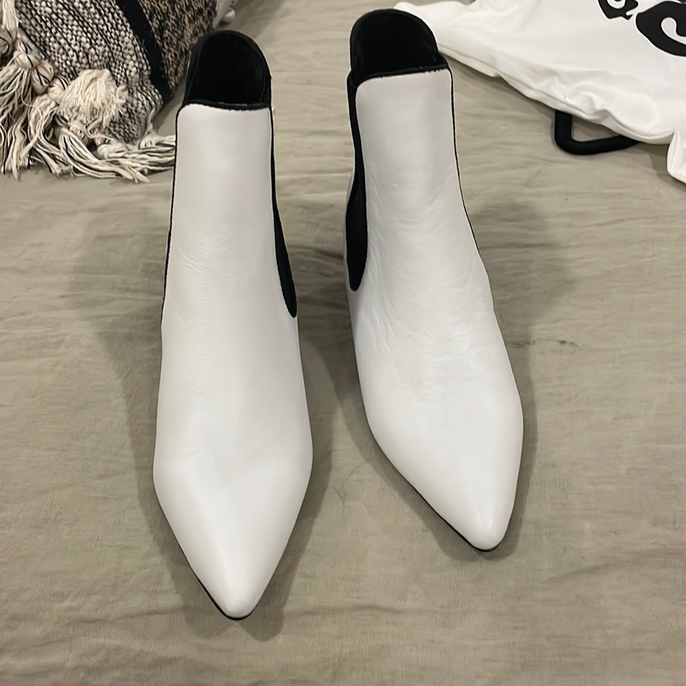 Solsana white bootie
